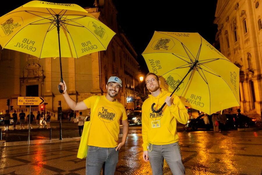 Lisbon Premium Pubcrawl: 1h Open Bar, Shots, VIP Club Entry - Bairro Alto: Lisbon’s classic bar quarter