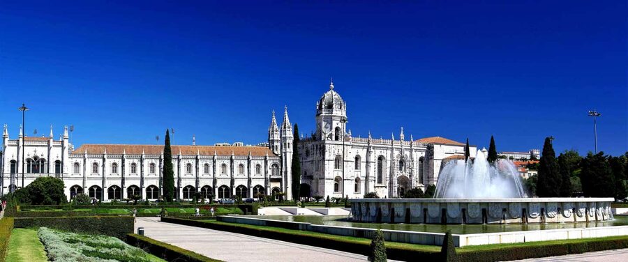 Lisbon: Private Luxury Tour to Belém, Cristo Rei and Alfama. - Alfama, São Vicente, and Lisbon’s famous hills