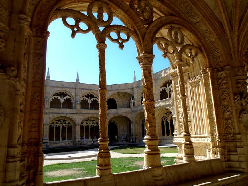 Lisbon: Private Luxury Tour to Belém, Cristo Rei and Alfama. - Price, timing, and who gets the best value