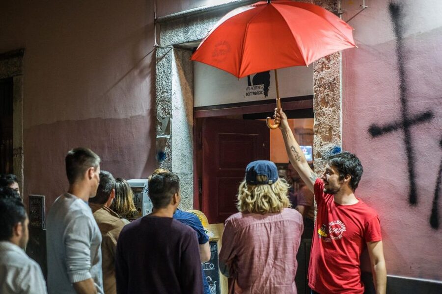 Lisbon: Pub Crawl with Open Bar and VIP Club Entry - The guides make or break the evening
