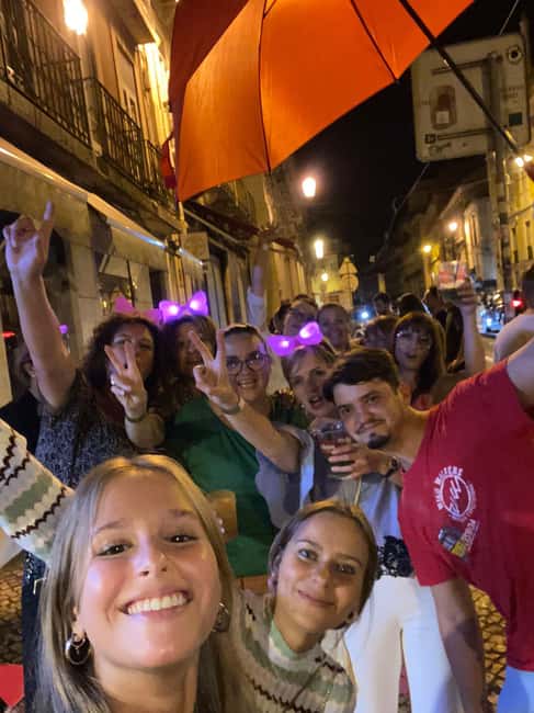Lisbon: Pub Crawl with Open Bar and VIP Club Entry - Dress rules are relaxed but specific