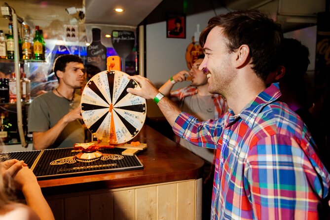 Lisbon: Pub Crawl with Open Bar, Shots & VIP Club Entry - What to wear and how to prepare