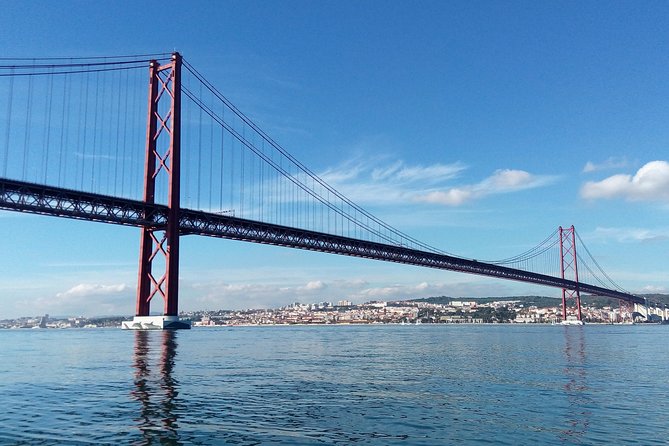 Lisbon Sailing Tour on a Luxury Sailing Yacht with 2 Drinks - Why the small group matters