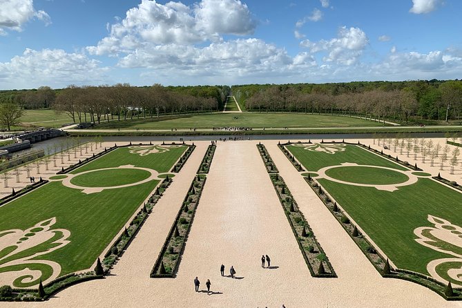 Loire Valley Castles VIP Private Tour: Chambord, Chenonceaux, Amboise - Is $916.67 per person good value?