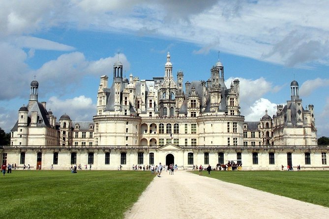 Loire Valley Castles VIP Private Tour: Chambord, Chenonceaux, Amboise - Chenonceau, the château over the river