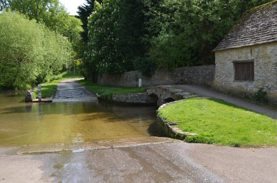 London: Downton Abbey Countryside Black Taxi VIP Tour - Why a private black taxi makes a difference