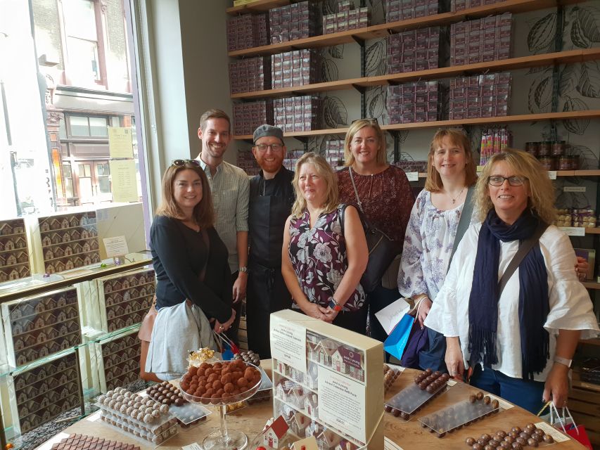 London: VIP Chocolate Tour - Starting beneath the Green Park shelter