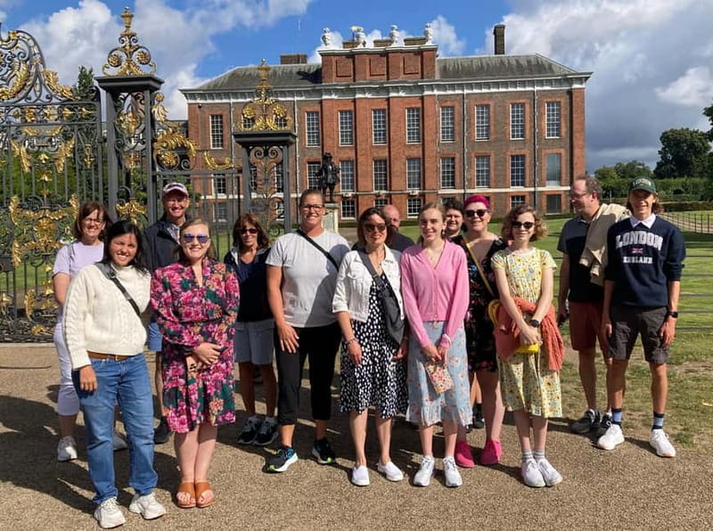 London: VIP Kensington Palace Gardens Tour & Royal High Tea - How good is the guiding?