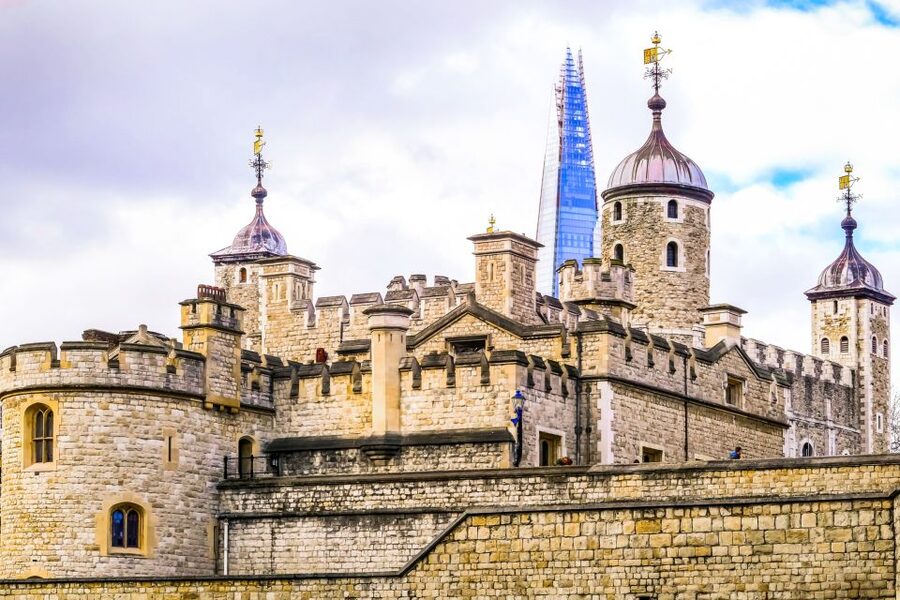 London: VIP Tower of London & Tower Bridge Early-Access Tour - Exploring the White Tower and castle grounds