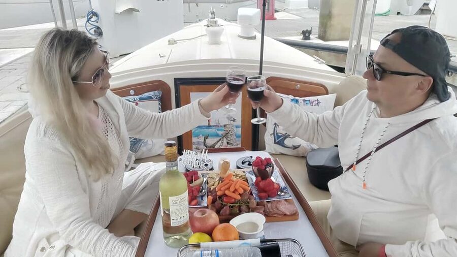 Los Angeles #1: Luxury Boat Cruise-Wine, Cheese & Sea Lions - A Quiet Ride Through Marina del Rey