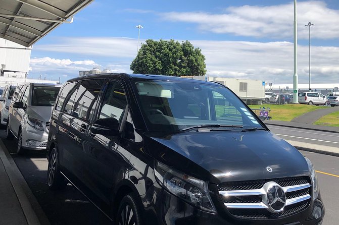 Luxury Airport transfers in Auckland - How the $142.73 price works for two people