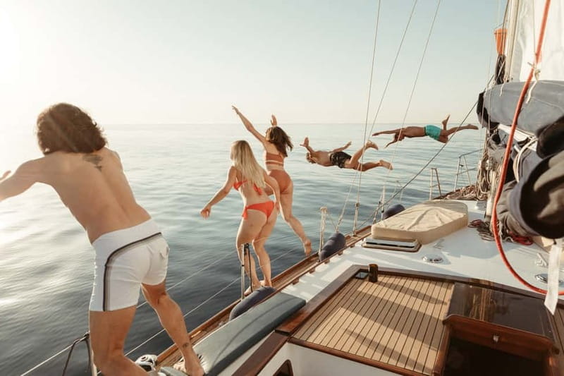 Luxury and exclusive sailing tour with private service - Barcelona from the water