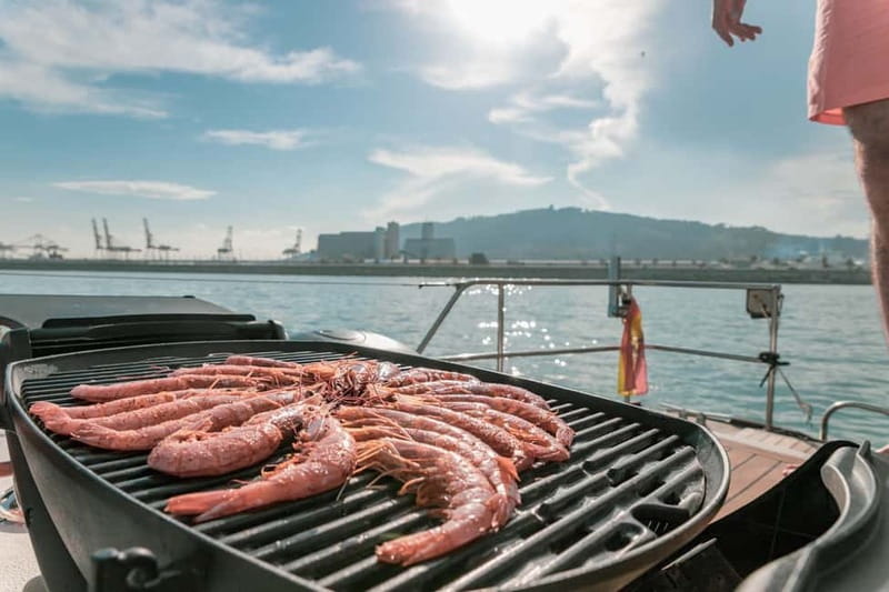 Luxury and exclusive sailing tour with private service - Food, cava, and the question of value