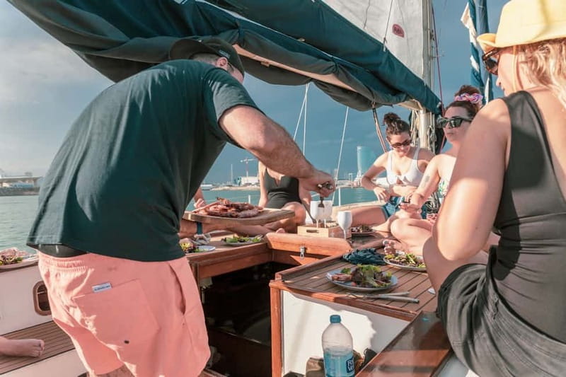 Luxury and exclusive sailing tour with private service - What the crew adds