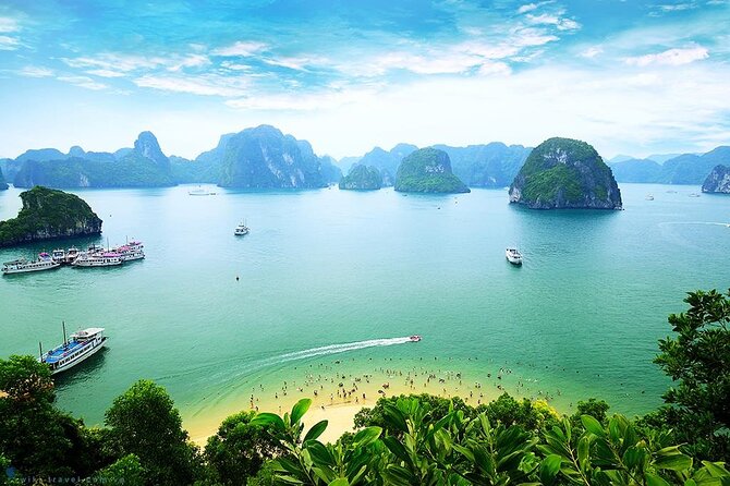 Luxury Bai Tu Long Cruise - Halong Day Trip from Hanoi - The morning road from Hanoi to the harbor