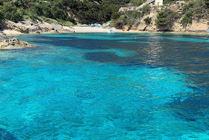 Luxury Blue Cave & 5 Islands Tour from Split - The Blue Cave’s brief blue hour