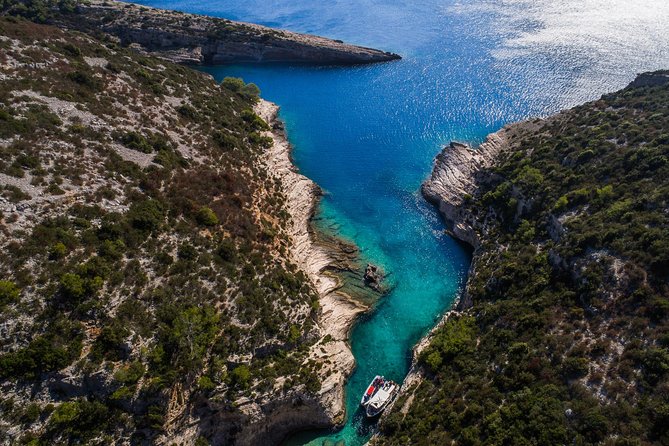 Luxury Blue Cave & 5 Islands Tour from Split - Lunch and free time in the Pakleni Islands