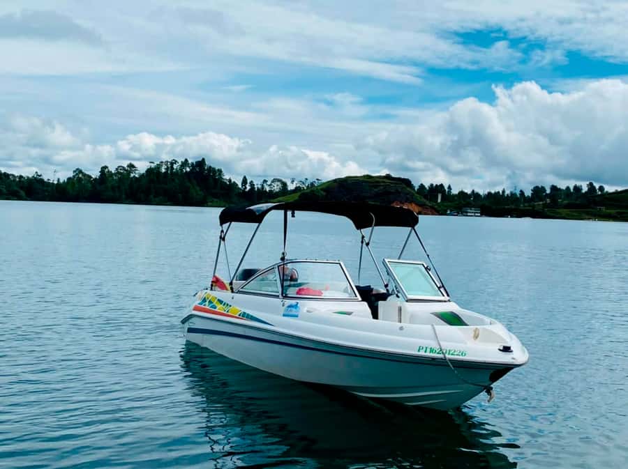 Luxury boat ride - Guatapé - Key points to know before you book