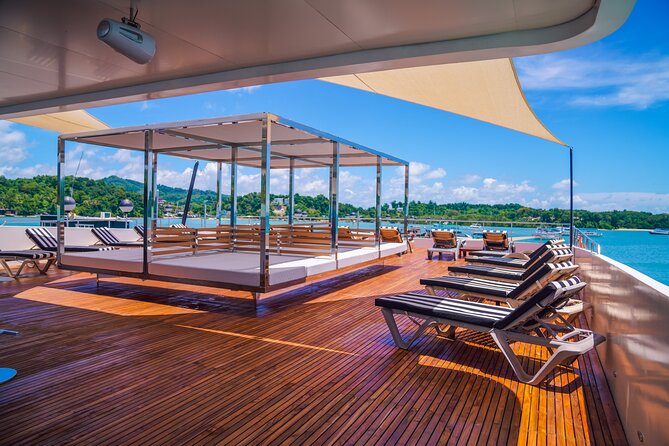 Luxury Boat to James Bond Islands with Lunch and Sunset Dinner - James Bond Island and the famous leaning rock
