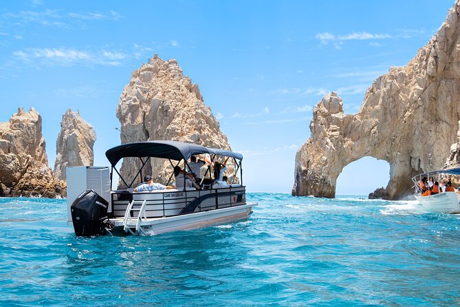 Luxury Boat Trip to the Arch - Leaving A Dock in Cabo San Lucas Marina