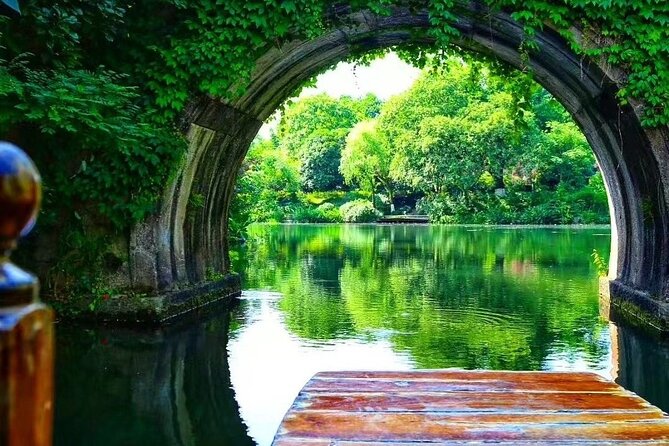 LUXURY Bullet Train: Private Hangzhou Day Trip From Shanghai - West Lake begins with a gentle boat ride