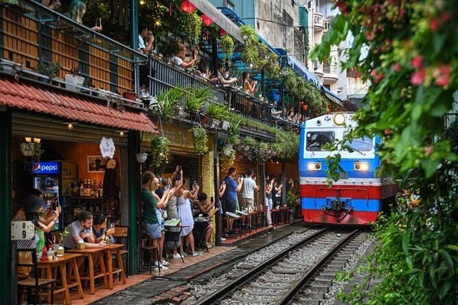 Luxury Bus Limousine Hanoi to Sapa and Sapa to Hanoi - Comfort is a strong point, but driving quality matters