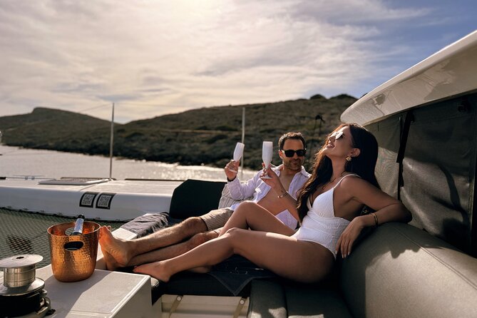 Luxury Catamaran Cruise, Dia Island –Open Bar & Lunch -Top Rated! - Food that makes the price easier to justify