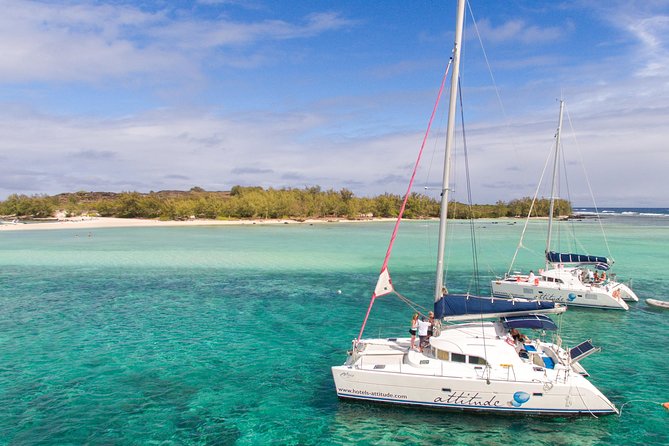 Luxury Catamaran Cruise: The Northern Islands - Ile Plate and the freedom to slow down
