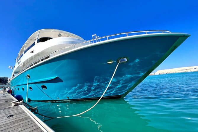 Luxury Cruise inc. Snorkeling/Massage/Island/water sport & Lunch - A surprisingly complete buffet lunch