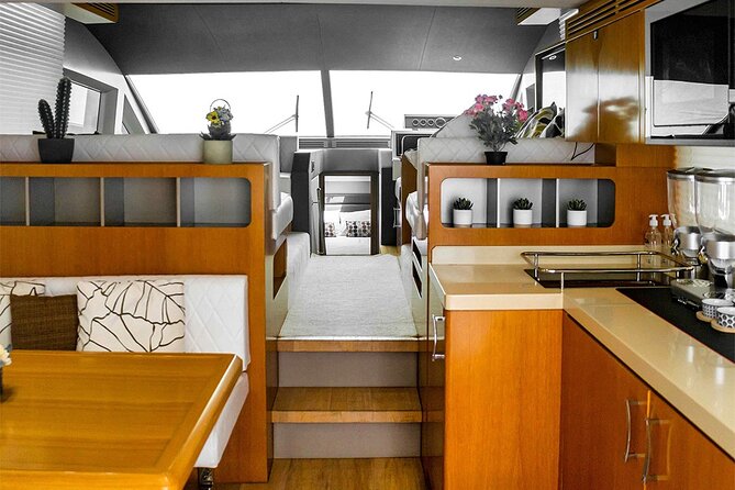 Luxury cruise on The Pearl 48ft to Atlantis & Burj Al Arab. - What the 48-Foot Yacht Feels Like