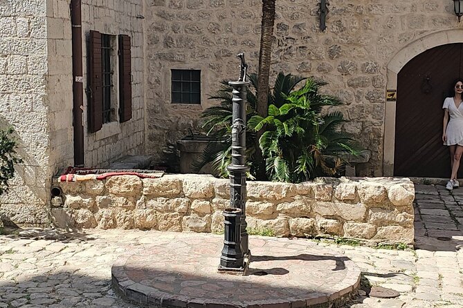 Luxury Day tour to Montenegro - Perast and the boat to Our Lady of the Rocks