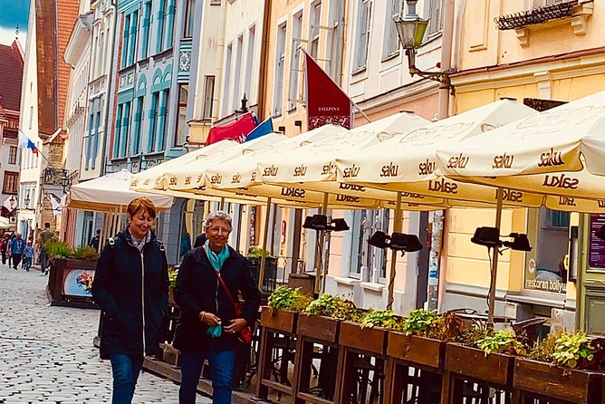 Luxury Day Trip to Tallinn with superior cabin VIP guide and lavish buffet - Tallinn Old Town in three focused hours
