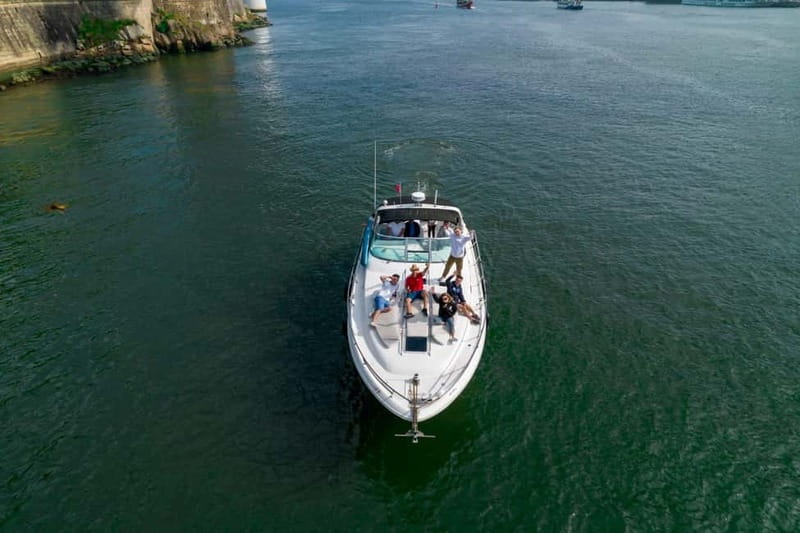 Luxury Douro Yacht Tour: Scenic Views & Complimentary Drinks - What you receive onboard