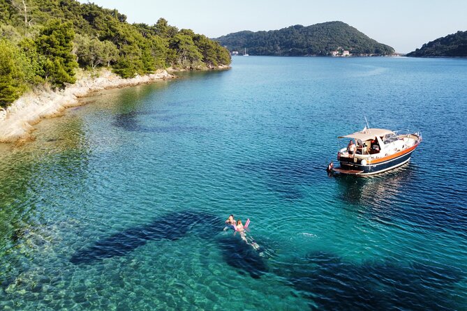 Luxury Elaphite Islands half day Cruise with lunch Apreamare - Starting at Gruž Market at 9 a.m.