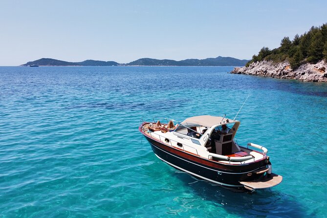 Luxury Elaphite Islands half day Cruise with lunch Apreamare - What the boat setup adds to the day
