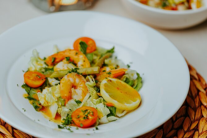 Luxury Four-Course Caribbean Dinner Cruise Experience - Service and the small-group advantage
