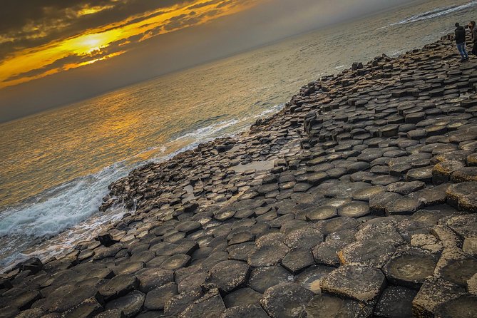 Luxury Giants Causeway Tour in Mercedes + FREE Belfast Mural Tour - Dunluce Castle and Dunseverick Castle