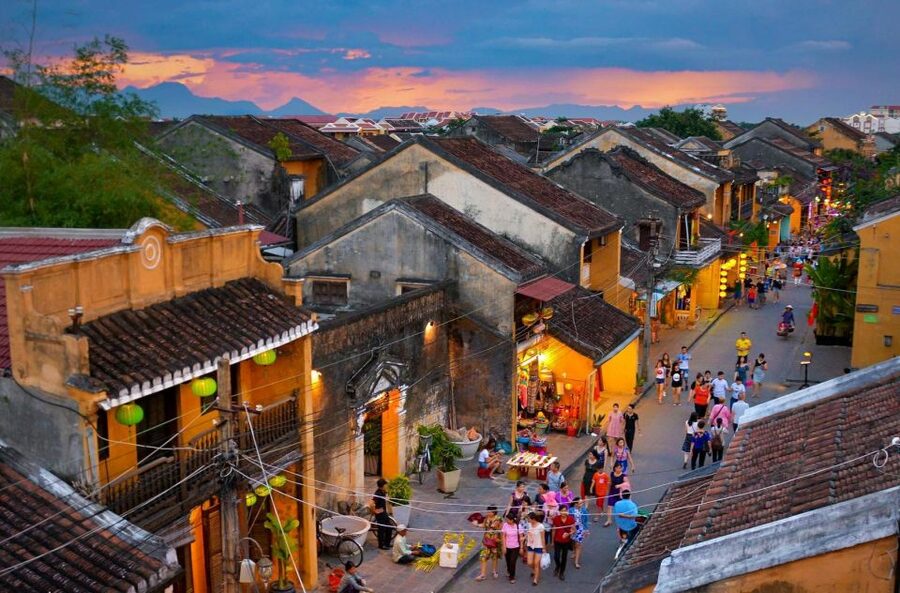 Luxury Half-Day Tour of Hoi An Ancient Town - Walking the old town’s narrow lanes