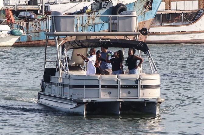 Luxury Harbour Ocean Boat Cruise - The Crew and the Mood on Board