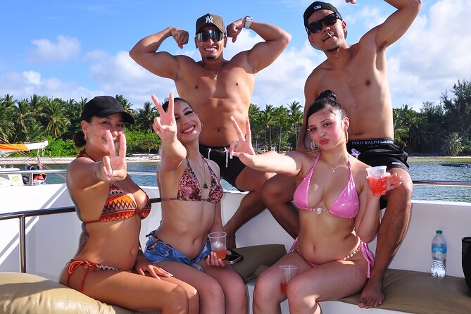 Luxury Hip Hop Boat Party–Drinks, Music, and the Best Vibes in PC - Music, dancing, and the adults-only mood