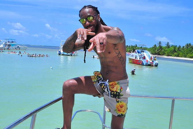 Luxury Hip Hop Boat Party–Drinks, Music, and the Best Vibes in PC - Snacks and the open bar