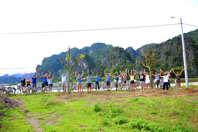 Luxury Hoa Lu Tam Coc Mua Cave 1 Day With Limousine Bus And Lunch - Tam Coc by sampan boat
