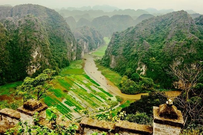 Luxury Hoa Lu - Trang An - Mua Cave 1 Day Tour - By Limousine & Small Group - Key points at a glance