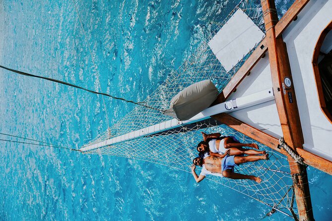 Luxury Lagoon Cruise with Onboard Chef and Signature Cocktails - The Rope Swing: The Most Playful Part