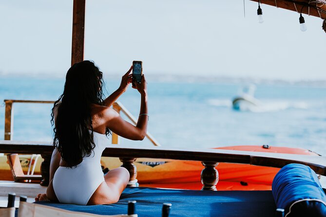 Luxury Lagoon Cruise with Onboard Chef and Signature Cocktails - Drinks, Music, and the Mood on Board