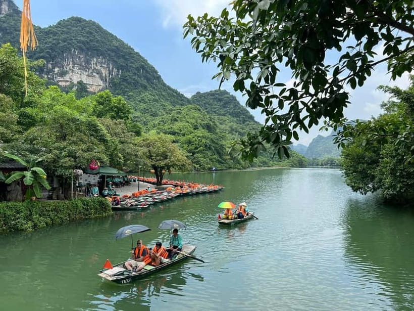 Luxury Limousine Tour: Hoa Lu, Trang An/Tam Coc & Mua Cave - Key details that shape the day