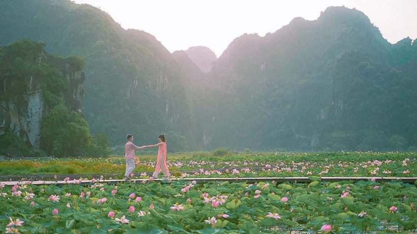 Luxury Limousine Tour: Hoa Lu, Trang An/Tam Coc & Mua Cave - Hoa Lu: Vietnam’s old capital in a quiet setting