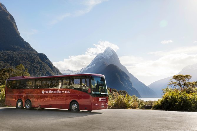 Luxury Milford Sound Coach and Scenic Cruise - Eglinton Valley delivers a quick photo stop