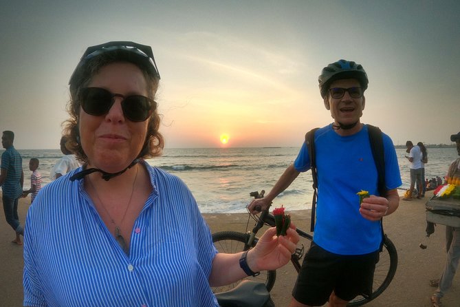 Luxury Night Cycle Tour of Colombo - Colombo Racecourse and Viharamahadevi Park