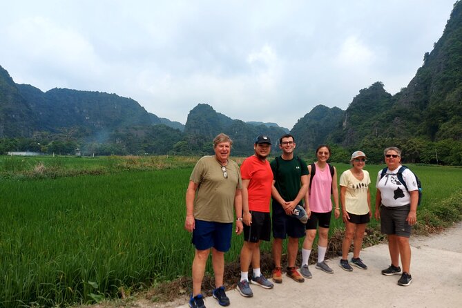 Luxury Ninh Binh Full Day Tour From Hanoi (Trang An - Hoa Lu) - Inside a three-generation Vietnamese family home
